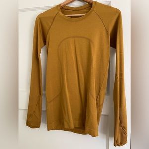 lululemon Run Swiftly top